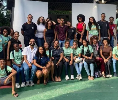 Imagem ilustrativa da imagem ENEM Popular: cursinho gratuito abre vagas para a turma de 2026