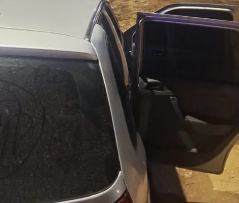 Imagem ilustrativa da imagem Homem morre metralhado dentro de carro no interior da Bahia