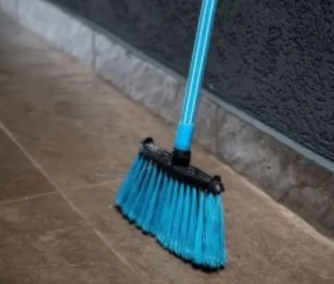 Imagem ilustrativa da imagem Homem toma tiro na boca por causa de vassoura