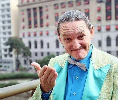 Imagem ilustrativa da imagem Humorista Marquito sofre acidente de moto e fica em coma