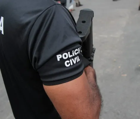 Imagem ilustrativa da imagem Idoso é preso após dar R$ 2 para abusar adolescente de 13 anos