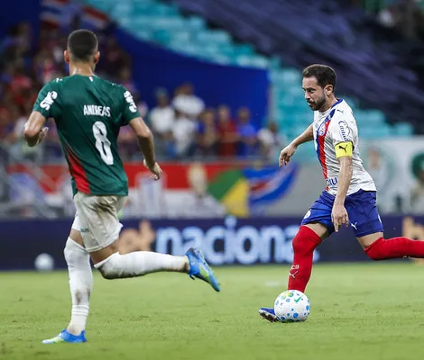 Imagem ilustrativa da imagem Limitado, Bahia tropeça na Fonte Nova e perde para o Palmeiras