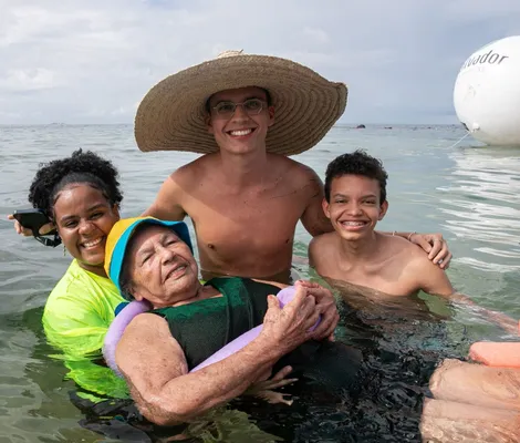 Imagem ilustrativa da imagem ParaPraia proporcionará banho de mar para deficientes físicos