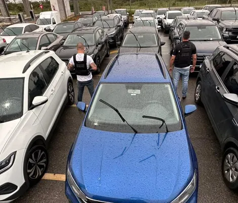Imagem ilustrativa da imagem Polícia desmonta esquema criminoso e recupera mais de 60 carros