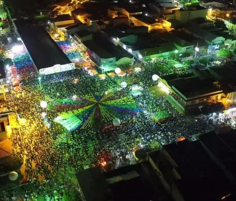 Imagem ilustrativa da imagem Prefeito cancela festa de São João após brigar com vereadores