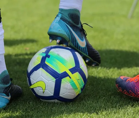 Imagem ilustrativa da imagem Time perde patrocínio após homenagem a jogadores acusados de estupro