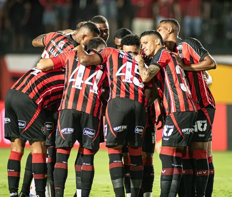 Imagem ilustrativa da imagem Vitória recebe Galícia no Barradão neste domingo; veja onde assistir