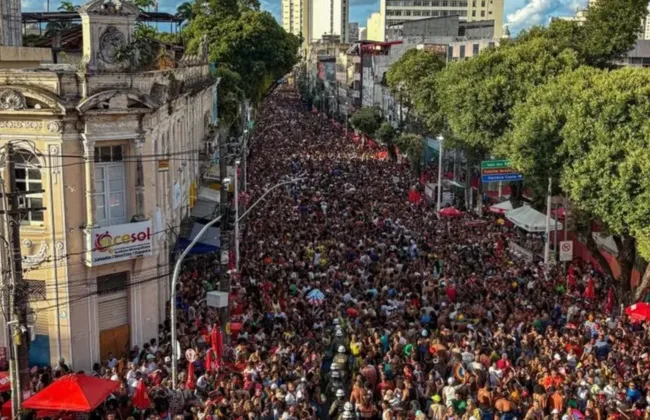 Imagem ilustrativa da imagem Ataque com seringas assusta foliões no Campo Grande; entenda