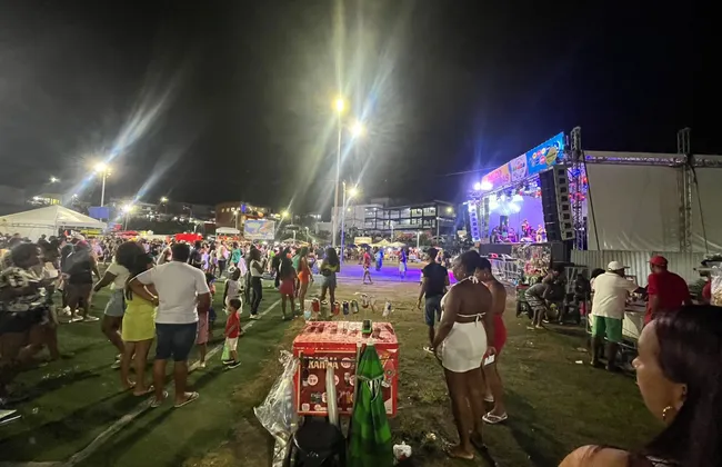 Imagem ilustrativa da imagem Com sede de pagodão, foliões pedem atrações do gênero em Cajazeiras