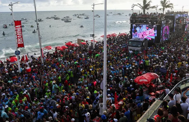 Imagem ilustrativa da imagem Possível fim do Carnaval na Barra vira motivo pra galera bater cabeça
