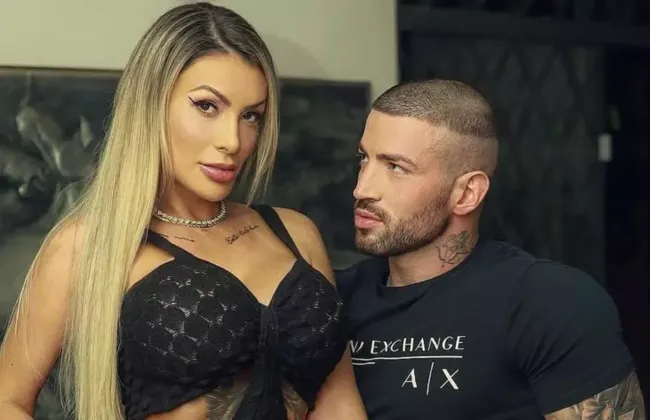 Imagem ilustrativa da imagem Ator que gravou com Andressa Urach se casa em cerimônia nudista; veja