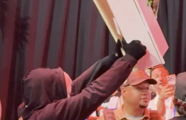 Imagem ilustrativa da imagem Davi Brito leva caixão para encarada com Bambam