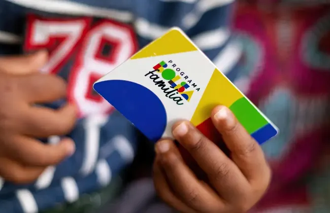 Imagem ilustrativa da imagem Galera já pode receber dinheiro do Bolsa Família de abril