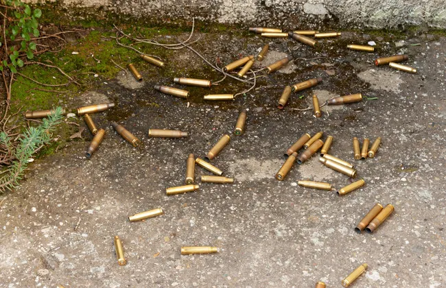 Imagem ilustrativa da imagem Homem é baleado e enforcado por suspeita de divulgar fotos da ex