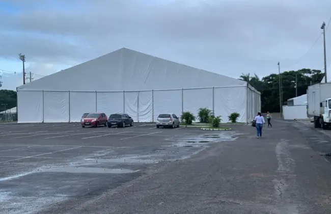 Imagem ilustrativa da imagem Homem é baleado no estacionamento do Wet após saída de festa