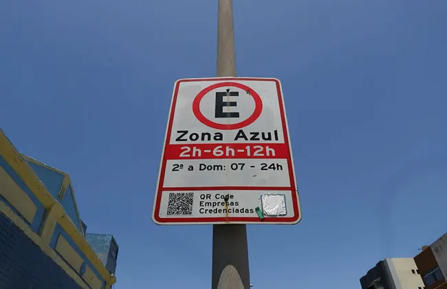 Imagem ilustrativa da imagem Mudança na cobrança da Zona Azul gera revolta e divide opiniões