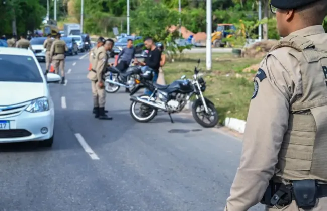 Imagem ilustrativa da imagem Policial militar é atropelado durante blitz em Cajazeiras
