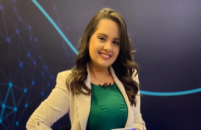 Imagem ilustrativa da imagem Saiba quem é a ex-repórter de emissora baiana que morreu após acidente