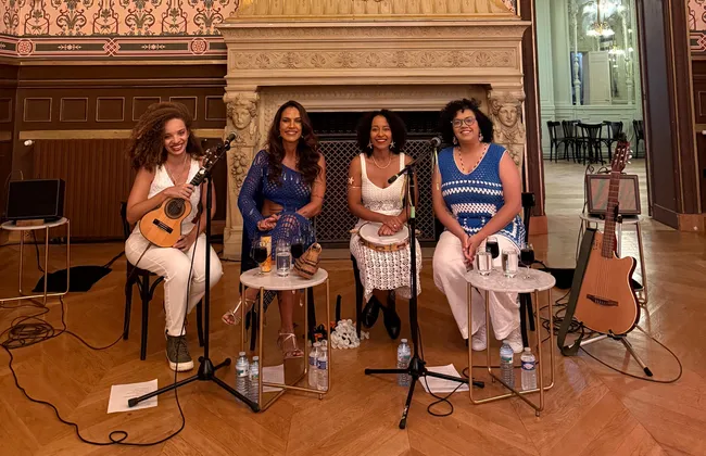 Imagem ilustrativa da imagem Sambaiana leva samba a Paris e segue com shows na Europa e África