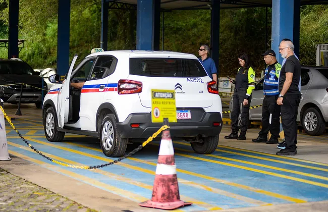 Imagem ilustrativa da imagem Taxistas de Salvador ganham novo prazo para vistoria dos veículos