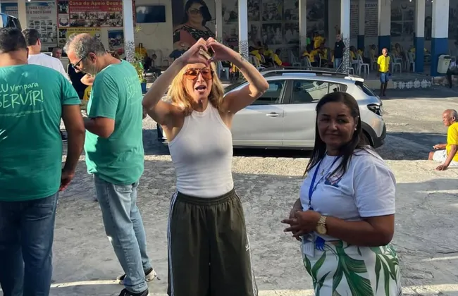 Imagem ilustrativa da imagem Vídeo: Claudia Leitte é vista no Calabetão; saiba o motivo