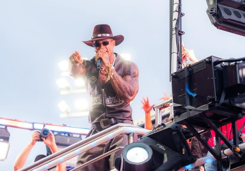 Léo Santana vai descer 'gigante' no arrastão da Quarta-Feira de Cinzas