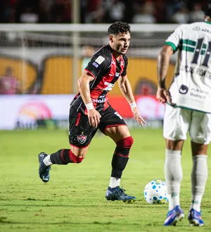 Imagem ilustrativa da imagem CBF muda data de Coritiba x Vitória pelo Brasileirão