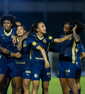 Imagem ilustrativa da imagem Em grande ano, Bahia avança na Copa do Brasil e busca o título