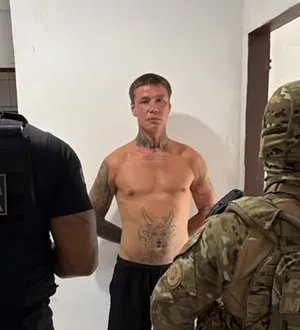 Imagem ilustrativa da imagem Foragido russo que abastecia facções com armas é preso em Salvador