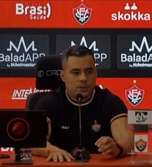 Imagem ilustrativa da imagem Jair Ventura cobra Ancelotti para convocar goleiro do Vitória