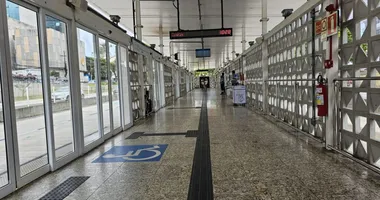 Imagem ilustrativa da imagem Homem é preso após ofensas racistas em estação de BRT em Salvador