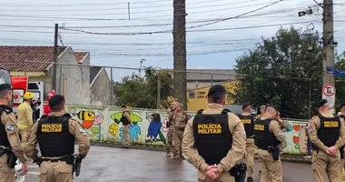Imagem ilustrativa da imagem Homem morre após fazer crianças de reféns