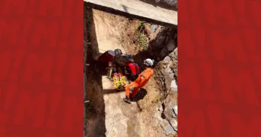Imagem ilustrativa da imagem Idoso de 80 anos é resgatado de bueiro de 5 metros na Bahia