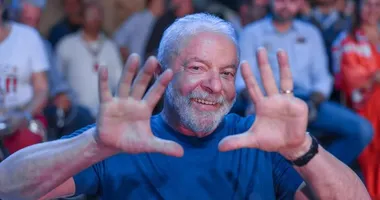 Imagem ilustrativa da imagem “Nove dedos”: saiba como Lula perdeu o dedo em acidente de trabalho