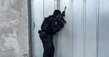 Imagem ilustrativa da imagem Operação Leakage estoura galpão com quase 1 tonelada de drogas
