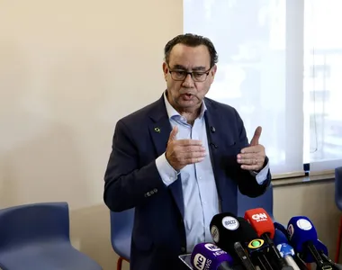 Augusto Cury decidiu apoiar Flávio Bolsonaro no 2º turno