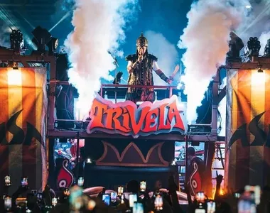 Durval Lelys trouxe a Trivela de volta á Salvador em um "Carnaval fora de época"