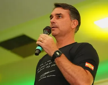 Candidato se reuniu com dono da Veja antes de matéria contra Lula