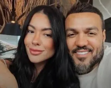 Rayane estava na faculdade, próxima à região, quando soube que o cantor estava no shopping acompanhado de outra mulher