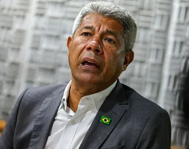 Governador Jerônimo Rodrigues emitiu comunicado nas suas redes sociais após problemas de ônibus em Salvador