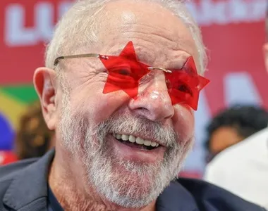 Presidente publicou vídeo ouvindo “Os verdes Campos da Minha Terra", canção de 1967