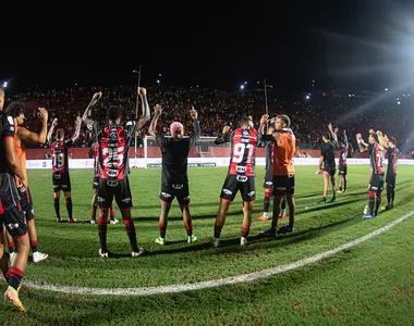 Jair Ventura na goleada do Vitória por 4x0 diante da Chapecoense