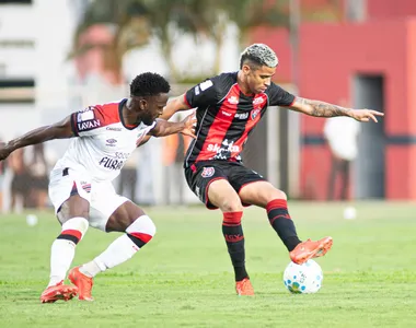 Gilberto abriu o placar para o Athletico-PR e Renato Kayzer empatou para o Vitória