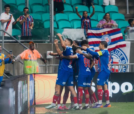 Imagem ilustrativa da imagem Bahia leva susto, mas vence São Paulo; veja gols