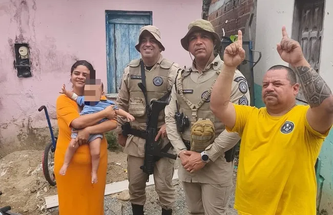Imagem ilustrativa da imagem Após sequestro na Bahia, bebê recebe alta e volta para casa