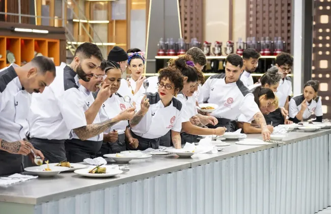 Imagem ilustrativa da imagem MasterChef Profissionais volta à TV com 18 cozinheiros na disputa