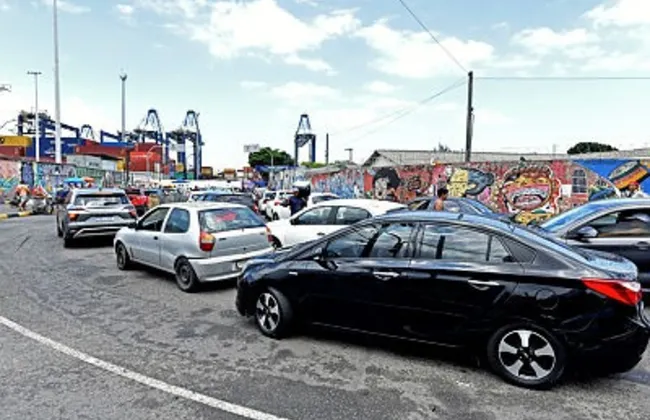 Imagem ilustrativa da imagem Saídas de Salvador registram fluxo intenso nesta sexta-feira