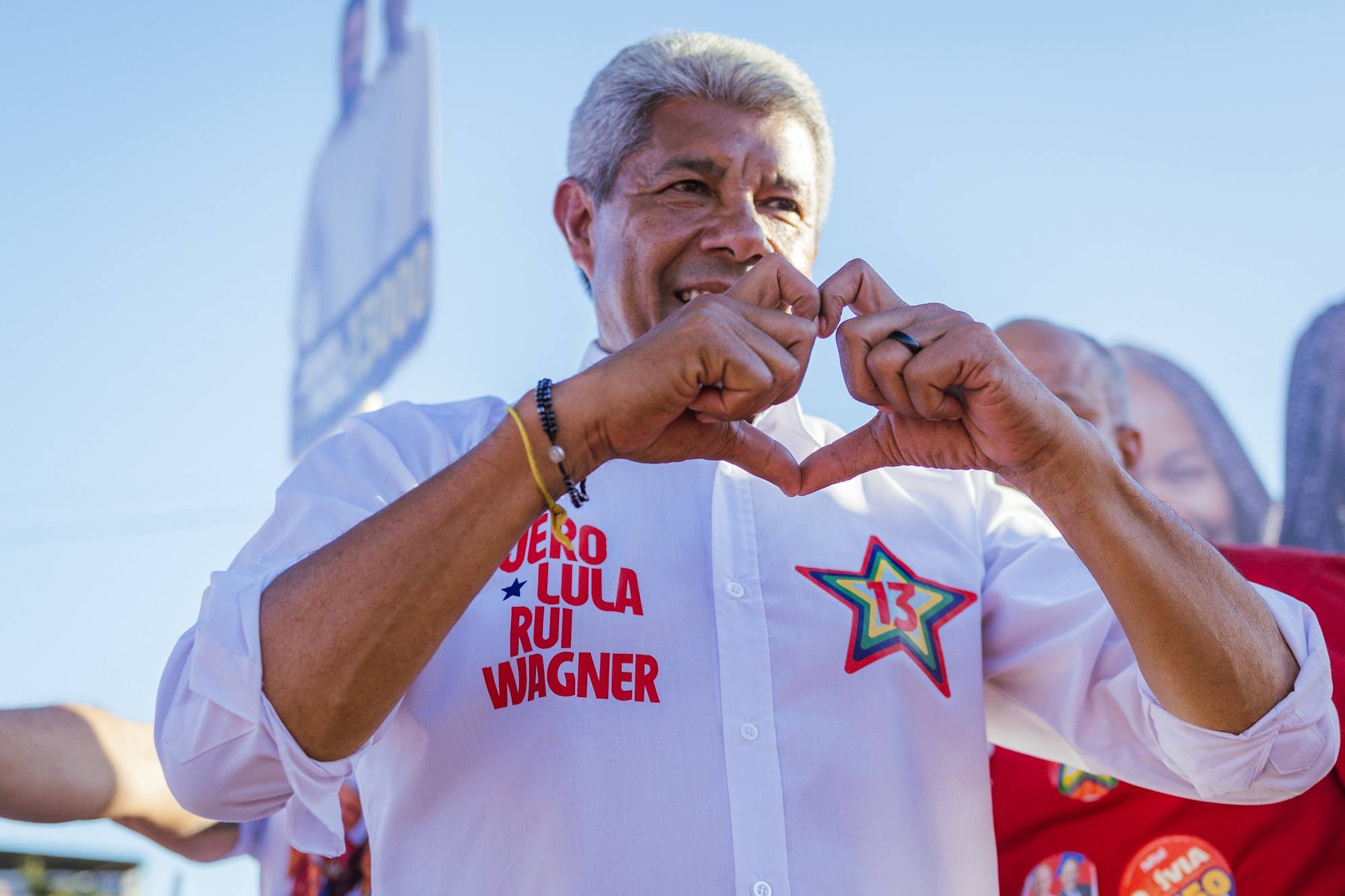 Jerônimo anuncia feriadão para o dia do Servidor Público | Portal Massa