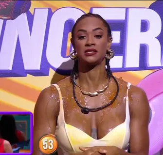Imagem ilustrativa da imagem Aline leva 'mijada' de Tadeu Schmidt durante discussão com Gracyanne Barbosa no BBB