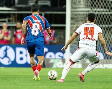 Bahia e Vitória se enfrentam em clássico decisivo no Brasileirão